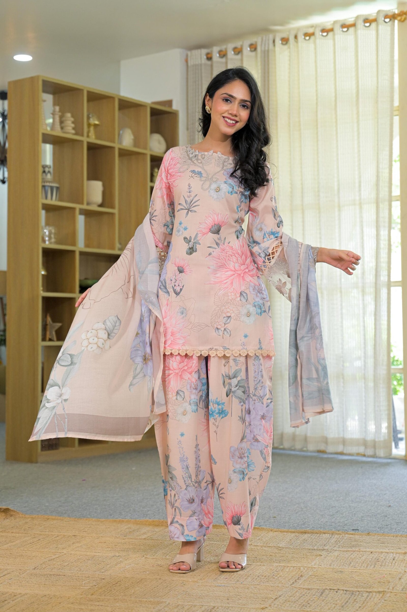 Mul Cotton Farshi Set with Floral Prints